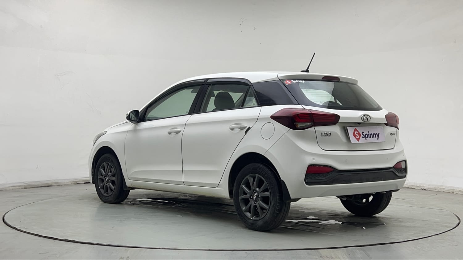 Used 2019 Hyundai Elite i20 Sportz Plus 1.2 Petrol Manual exterior LEFT REAR CORNER VIEW