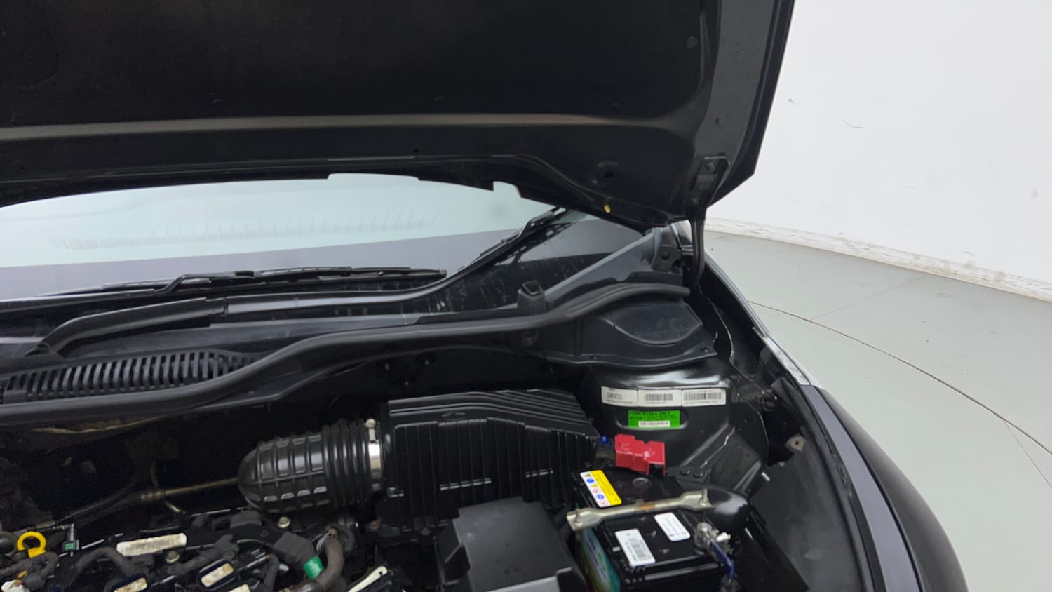 Used 2022 Tata Altroz XE Petrol Petrol Manual engine ENGINE LEFT SIDE HINGE & APRON VIEW