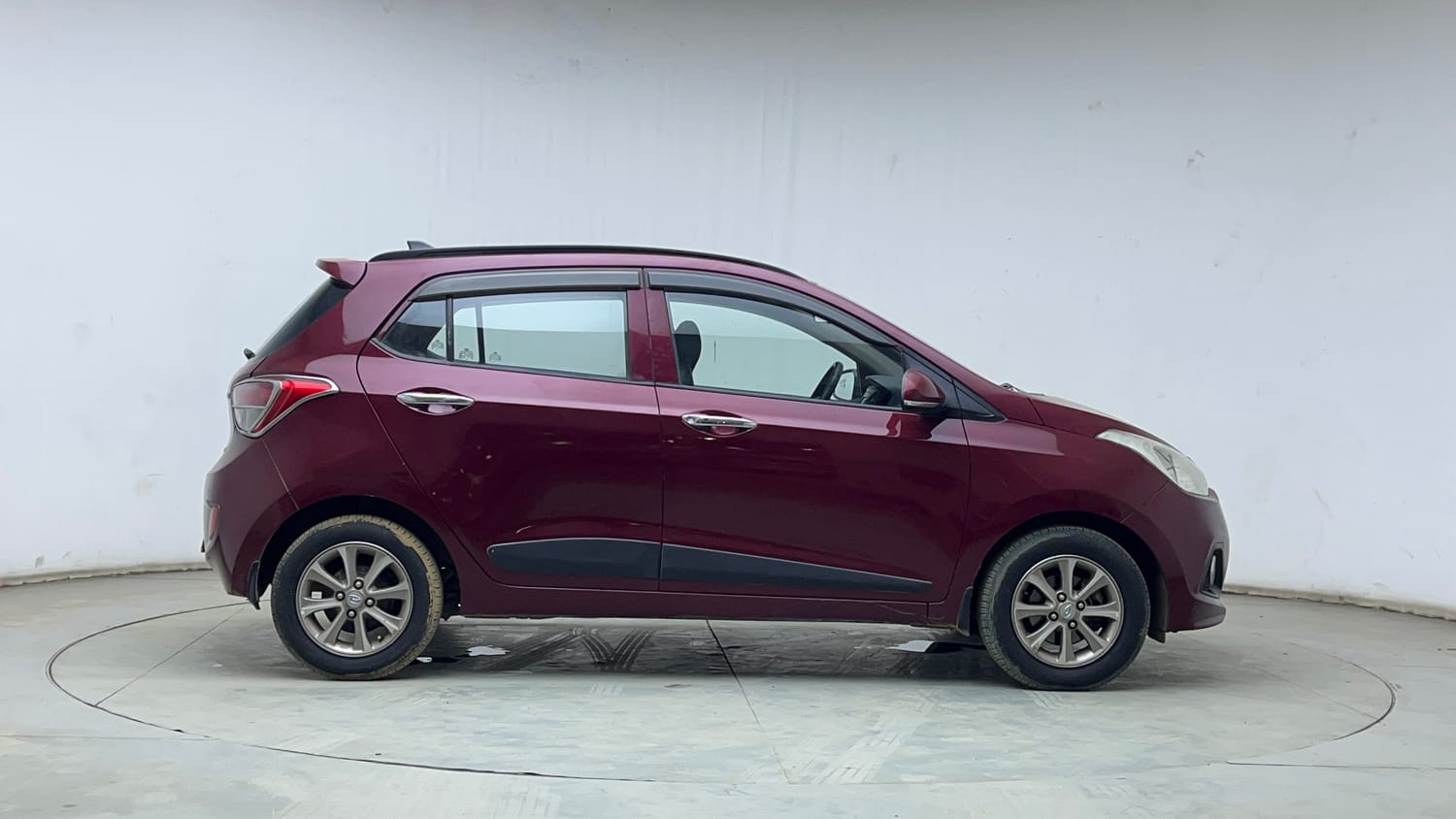 Used 2017 Hyundai Grand i10 Asta 1.1 CRDi Diesel Manual exterior RIGHT SIDE VIEW
