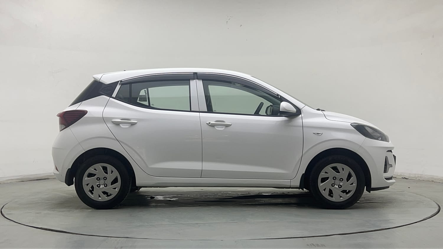 Used 2026 Hyundai Grand i10 Nios Magna 1.2 Kappa Petrol Manual exterior RIGHT SIDE VIEW