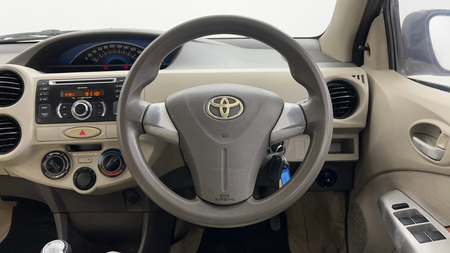 Used 2014 Toyota Etios Liva GD Diesel Manual interior STEERING VIEW