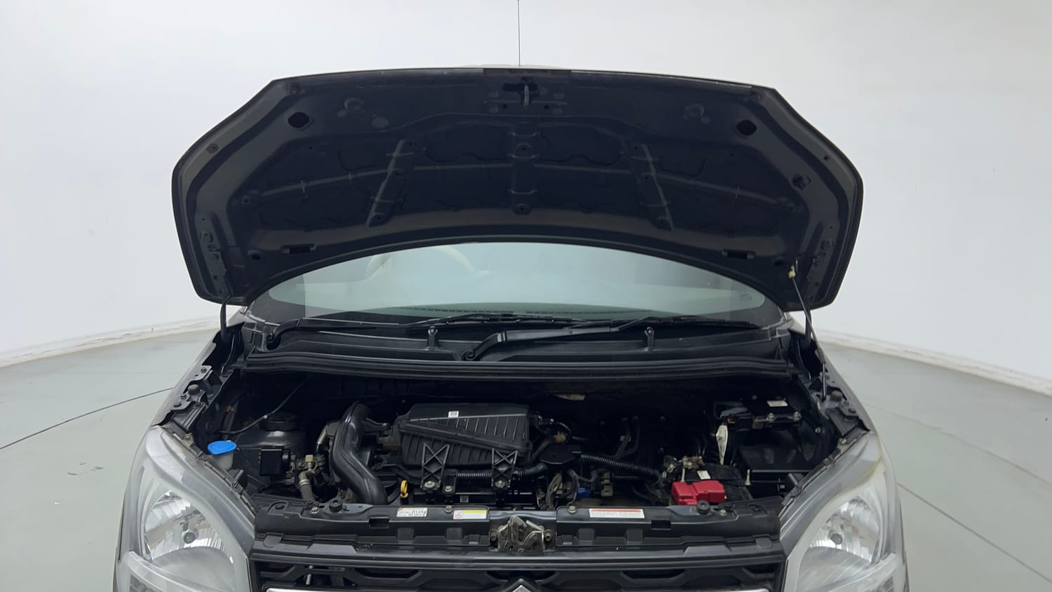 Used 2023 Maruti Suzuki Wagon R VXI 1.0 Petrol Manual engine ENGINE & BONNET OPEN FRONT VIEW