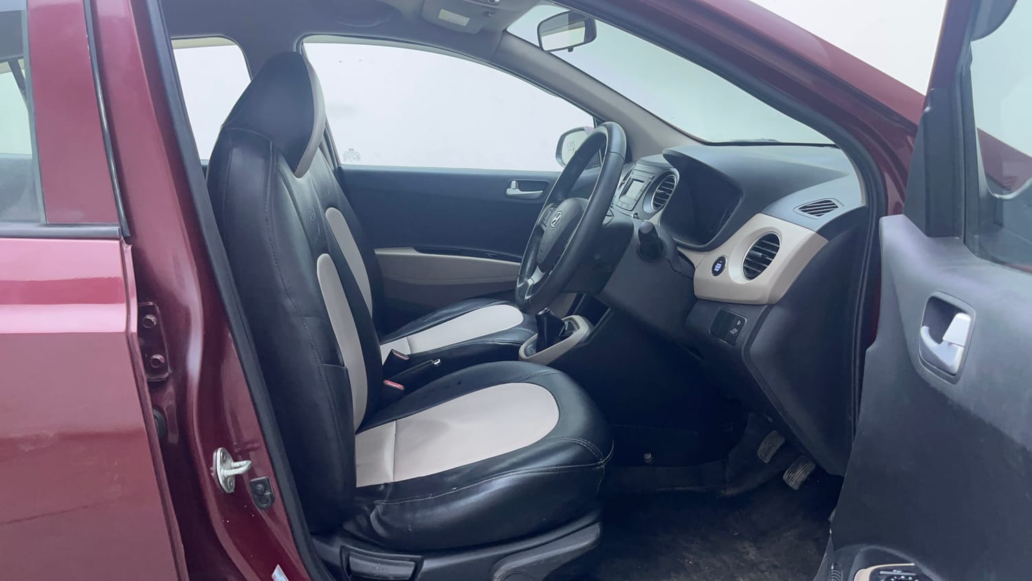 Used 2017 Hyundai Grand i10 Asta 1.1 CRDi Diesel Manual interior RIGHT SIDE FRONT DOOR CABIN VIEW