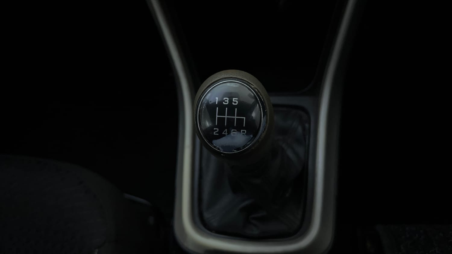 Used 2016 Maruti Suzuki S-Cross Delta 1.6 Diesel Manual interior GEAR  KNOB VIEW