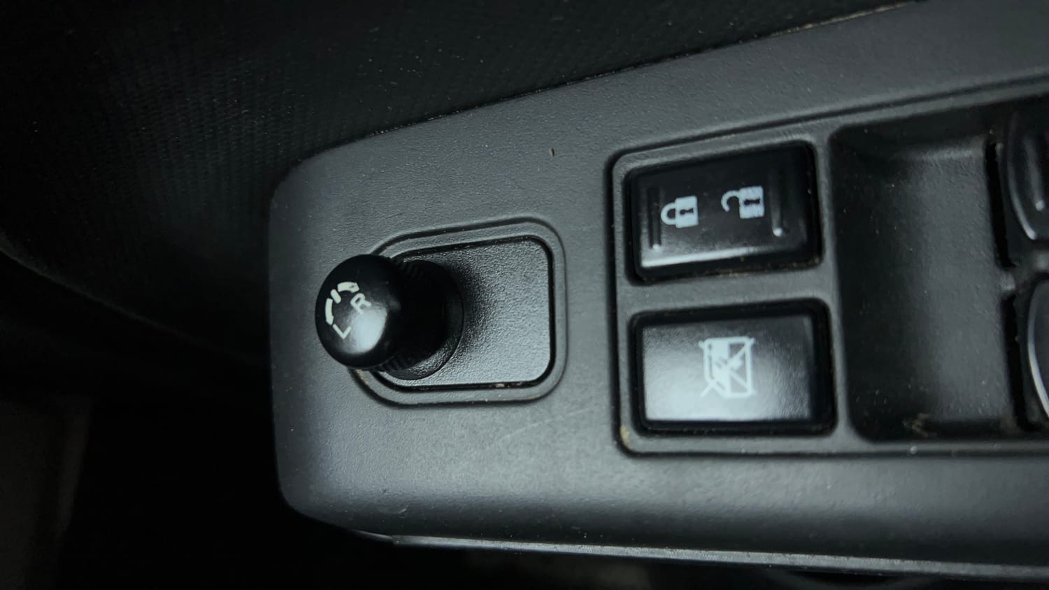 Used 2023 Maruti Suzuki Wagon R VXI 1.0 Petrol Manual top_features Adjustable ORVM