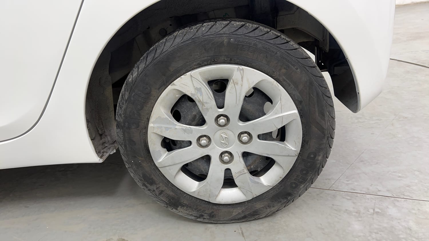 Used 2017 Hyundai Eon Magna + Petrol Manual tyres LEFT REAR TYRE RIM VIEW