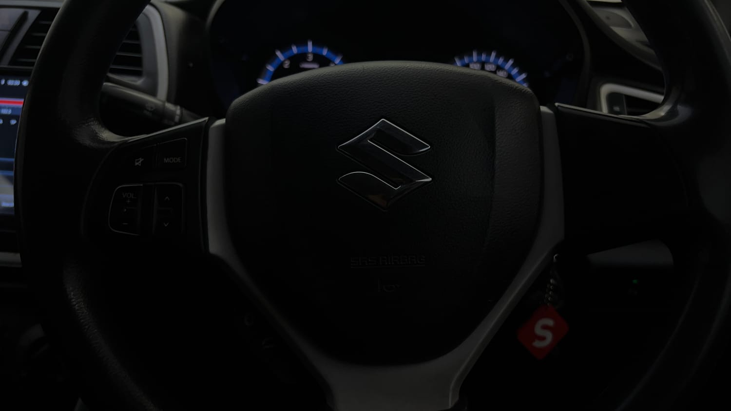 Used 2016 Maruti Suzuki S-Cross Delta 1.6 Diesel Manual top_features Steering mounted controls