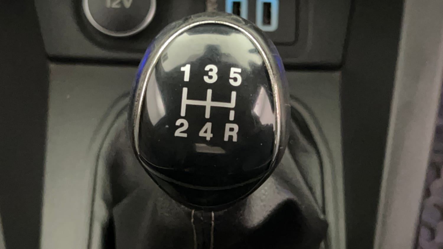 Used 2019 Ford Figo Aspire Titanium Plus 1.2 Ti-VCT Petrol Manual interior GEAR  KNOB VIEW