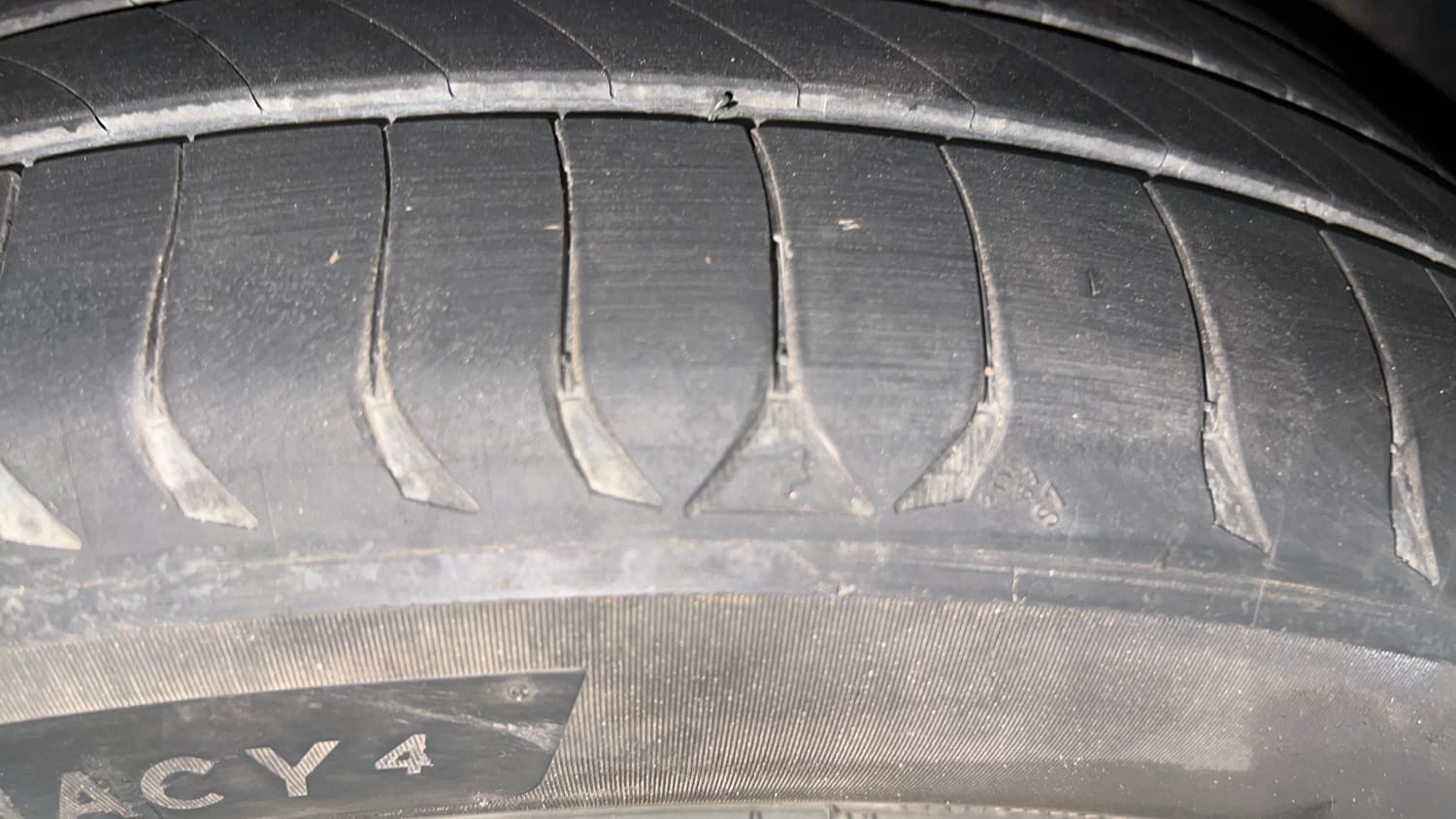 Used 2018 Skoda Superb Style TSI AT Petrol Automatic tyres LEFT REAR TYRE TREAD VIEW