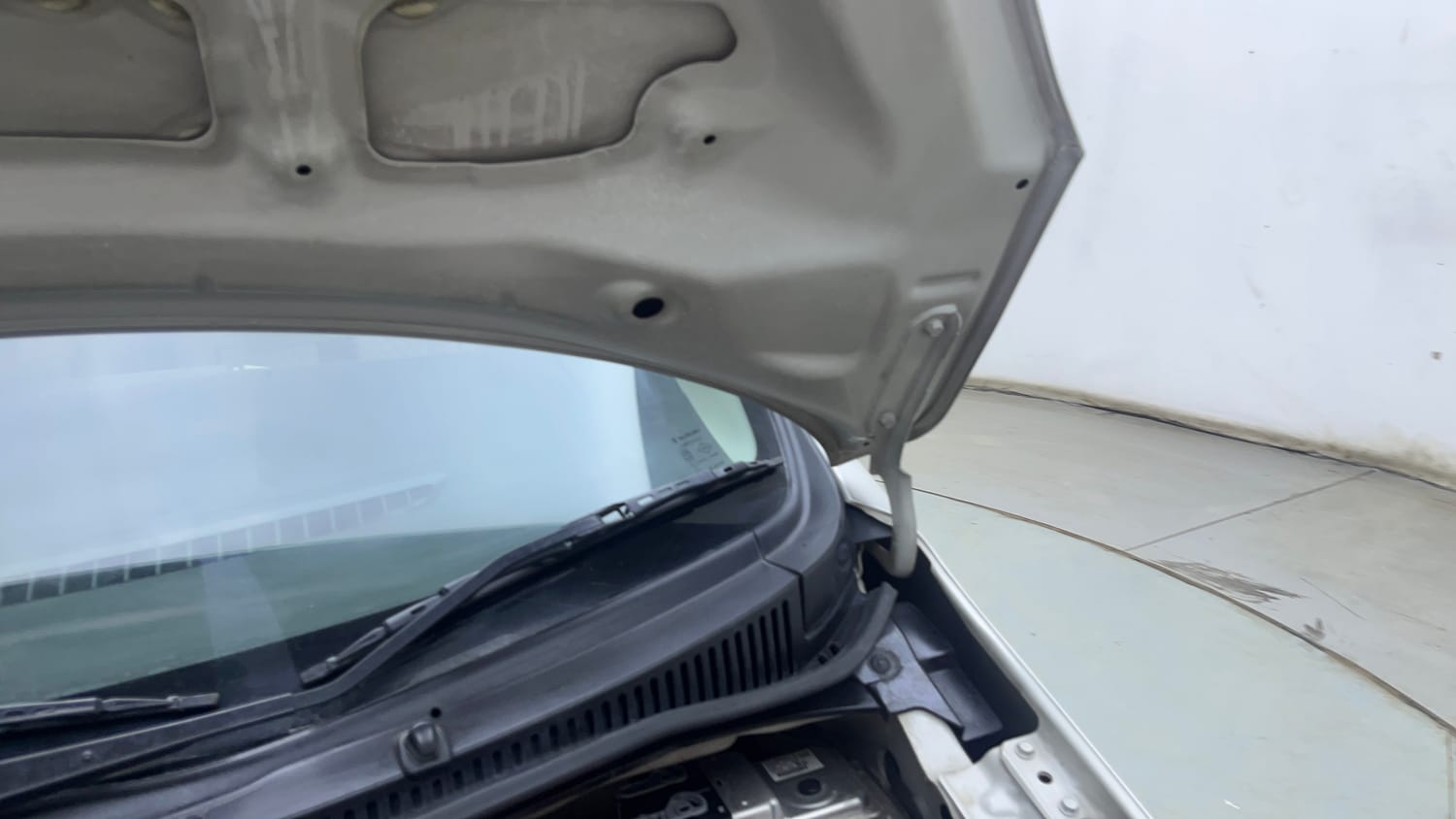 Used 2019 Maruti Suzuki Wagon R 1.0 VXI AMT (O) Petrol Automatic engine ENGINE LEFT SIDE HINGE & APRON VIEW
