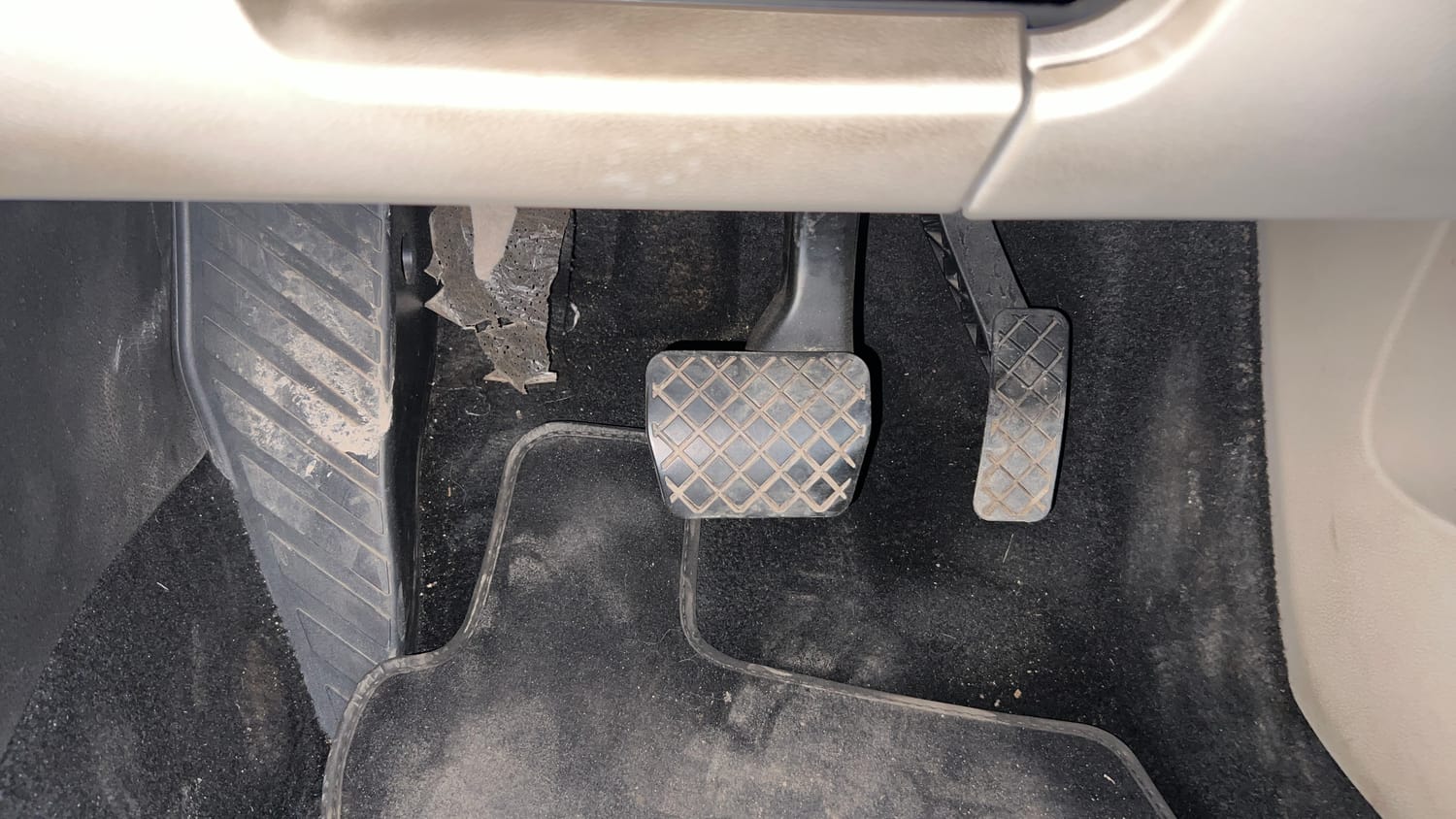 Used 2018 Skoda Superb Style TSI AT Petrol Automatic interior PEDALS VIEW