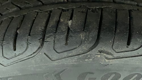 Used 2022 Tata Altroz XZA Petrol Petrol Automatic tyres LEFT FRONT TYRE TREAD VIEW