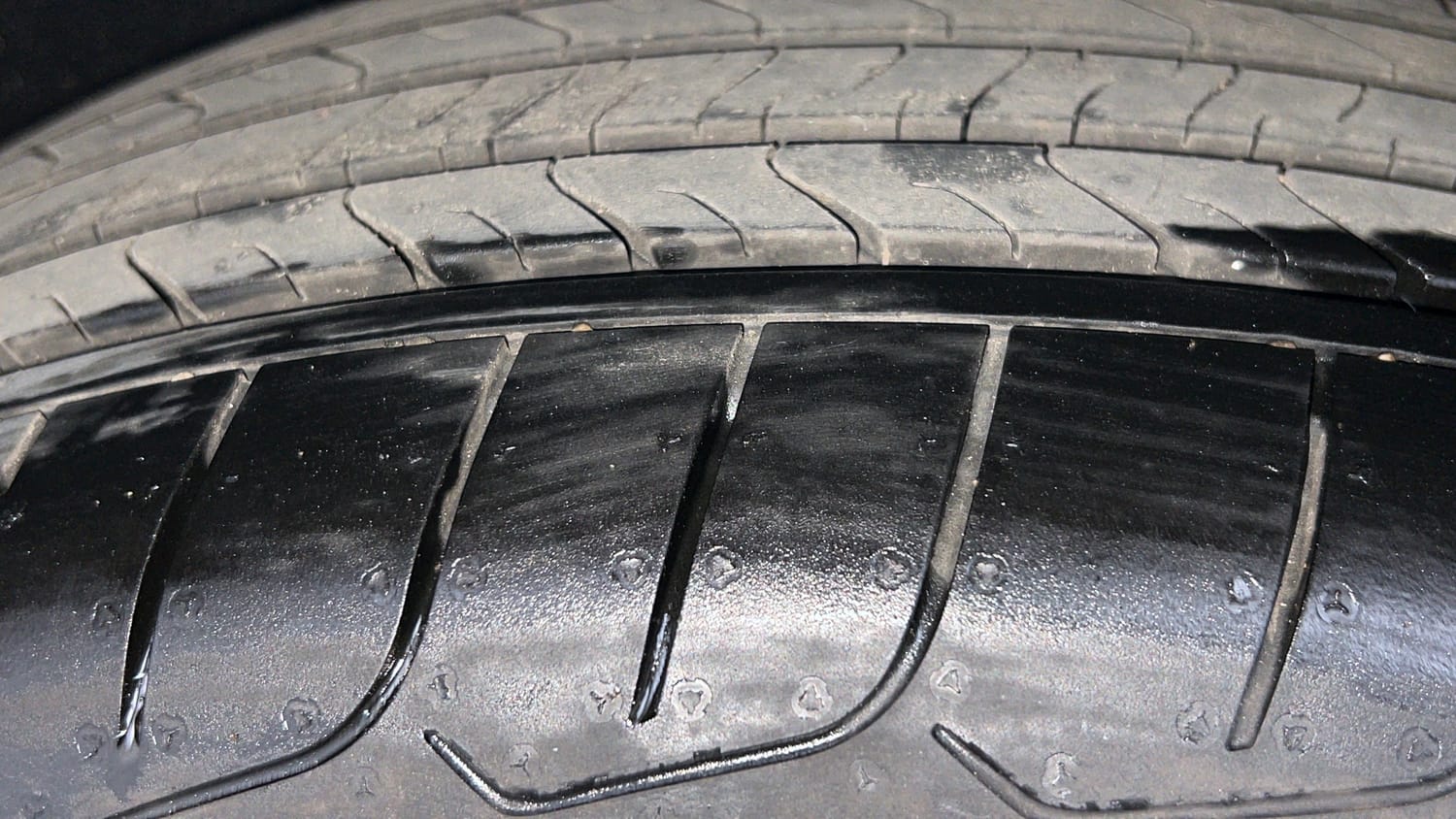 Used 2016 Ford EcoSport Trend 1.5L Ti-VCT Petrol Manual tyres LEFT REAR TYRE TREAD VIEW