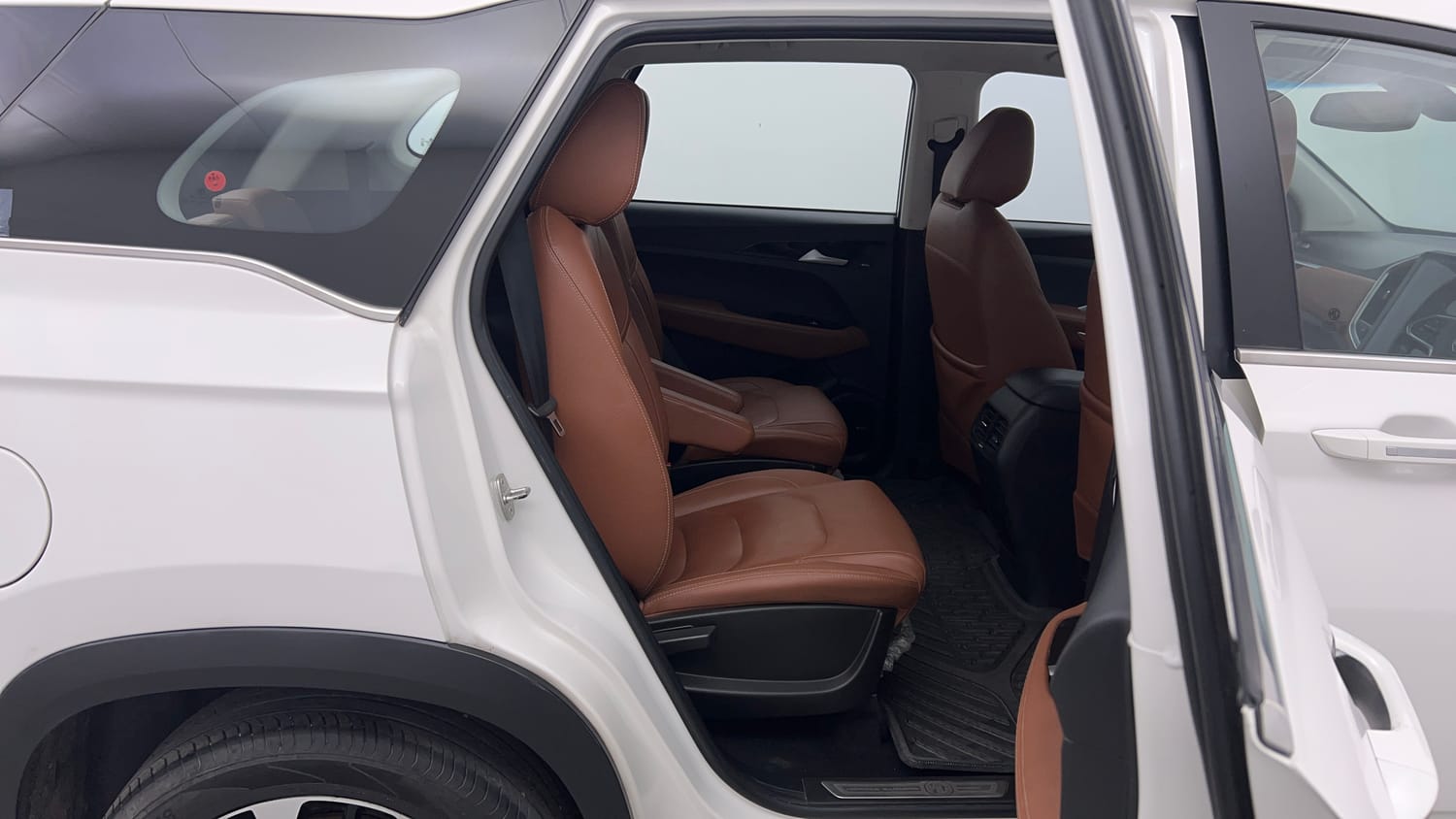 Used 2021 MG Motors Hector Plus Sharp 2.0 Diesel Turbo MT 6-STR Diesel Manual interior RIGHT SIDE REAR DOOR CABIN VIEW