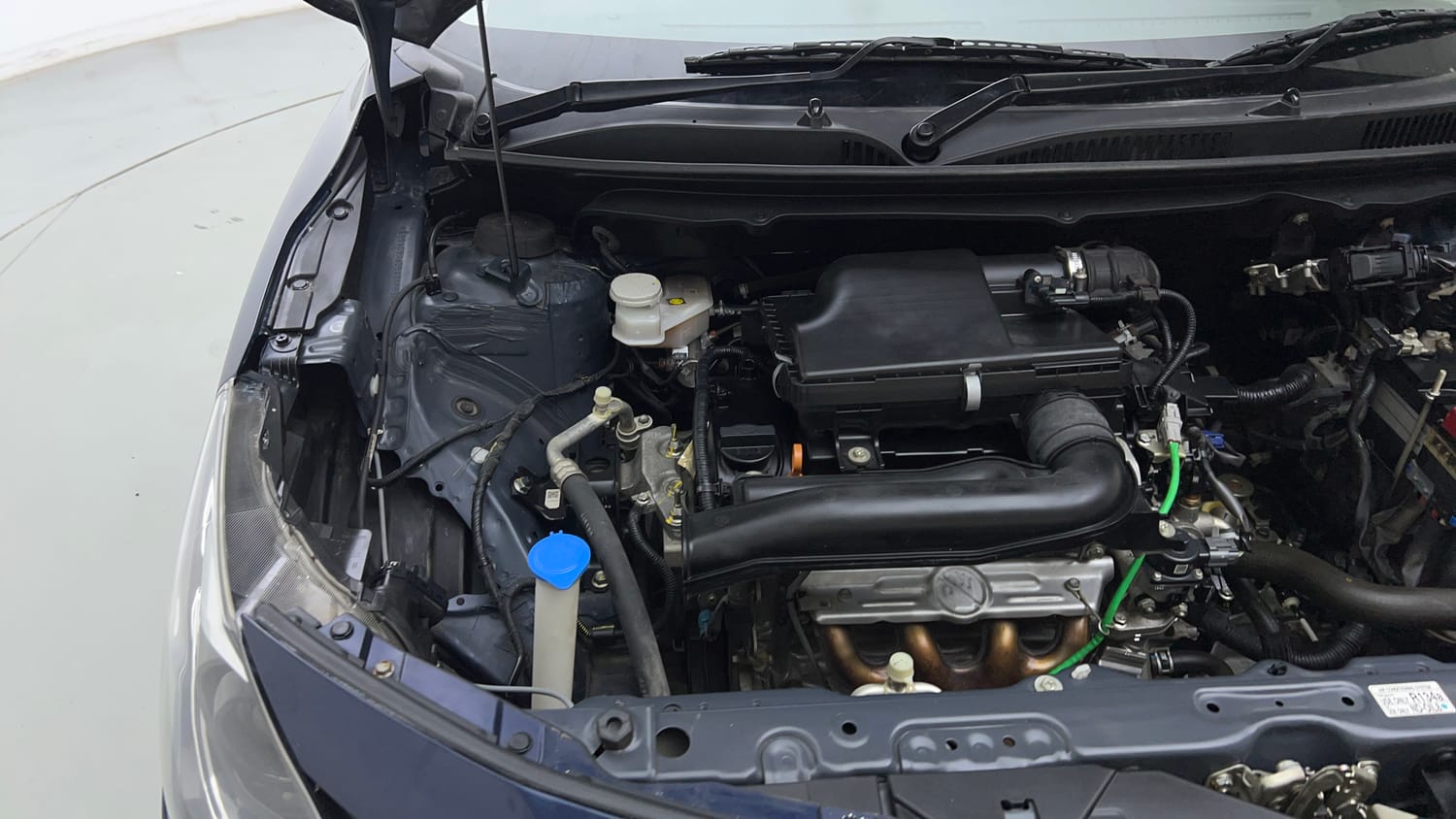 Used 2023 Maruti Suzuki Baleno Sigma MT Petrol Manual engine ENGINE RIGHT SIDE VIEW