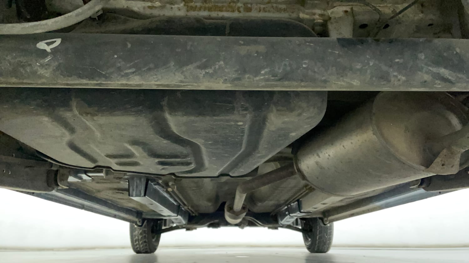 Used 2013 Maruti Suzuki Wagon R LXI Petrol Manual extra REAR UNDERBODY VIEW (TAKEN FROM REAR)
