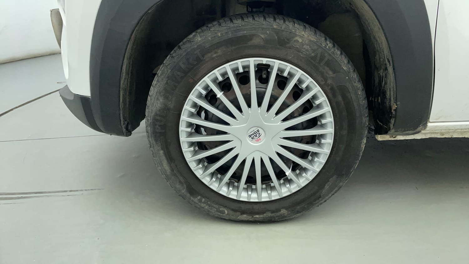 Used 2023 Renault Kwid RXT 1.0 AMT Petrol Automatic tyres LEFT FRONT TYRE RIM VIEW