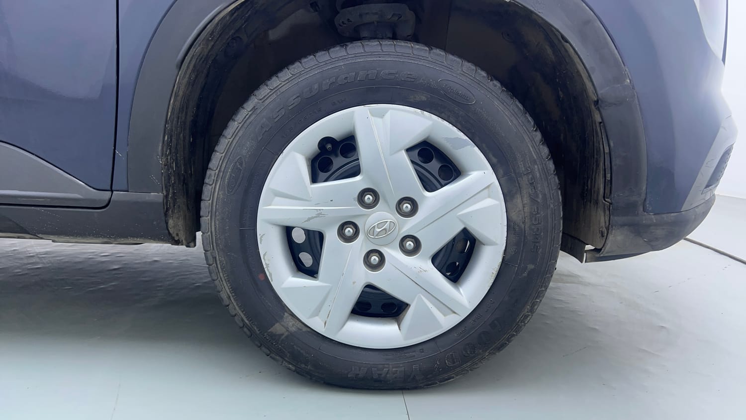Used 2019 Hyundai Venue S 1.2 Petrol Petrol Manual tyres RIGHT FRONT TYRE RIM VIEW