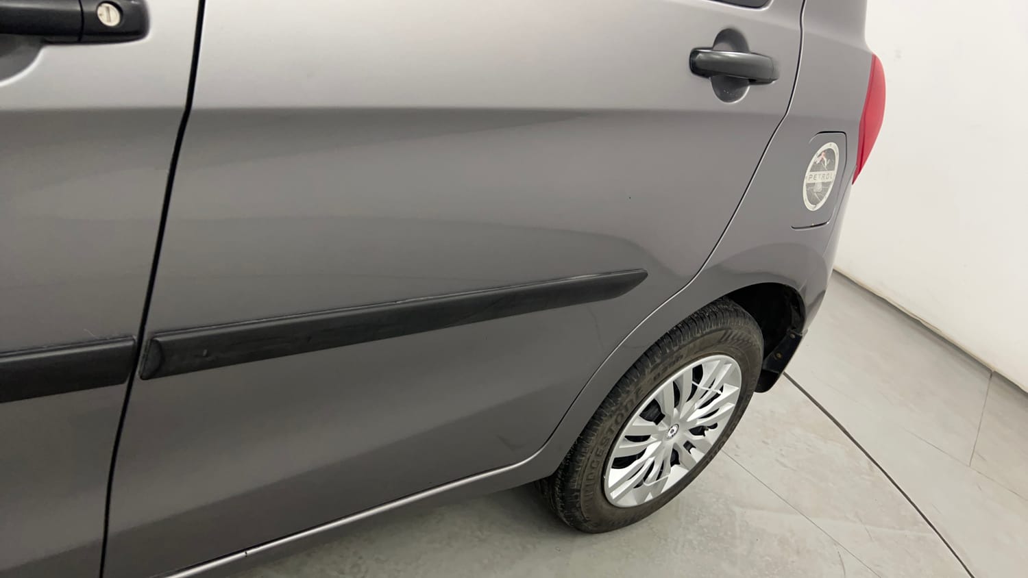 Used 2016 Maruti Suzuki Celerio VXi AMT Petrol Automatic dents MINOR SCRATCH