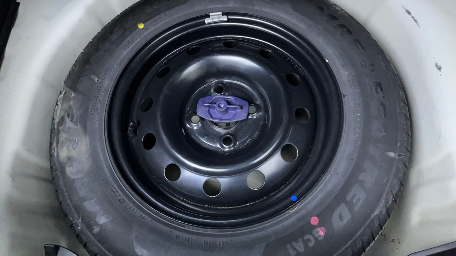 Used 2025 Maruti Suzuki Swift VXi (O) AMT Petrol Automatic tyres SPARE TYRE VIEW