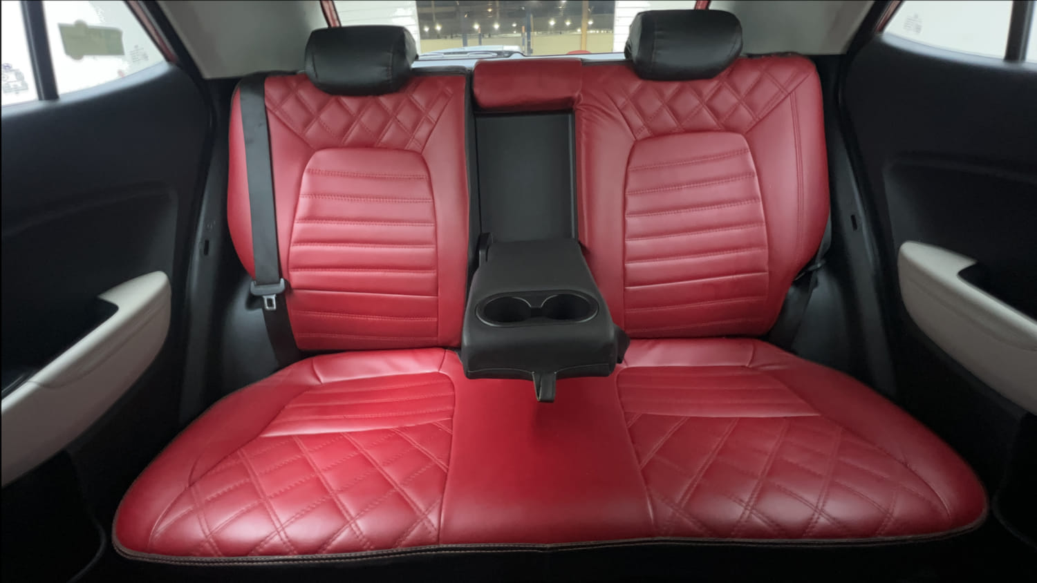 Used 2022 Hyundai Venue SX (O) 1.5 CRDi Diesel Manual interior REAR SEAT CONDITION VIEW