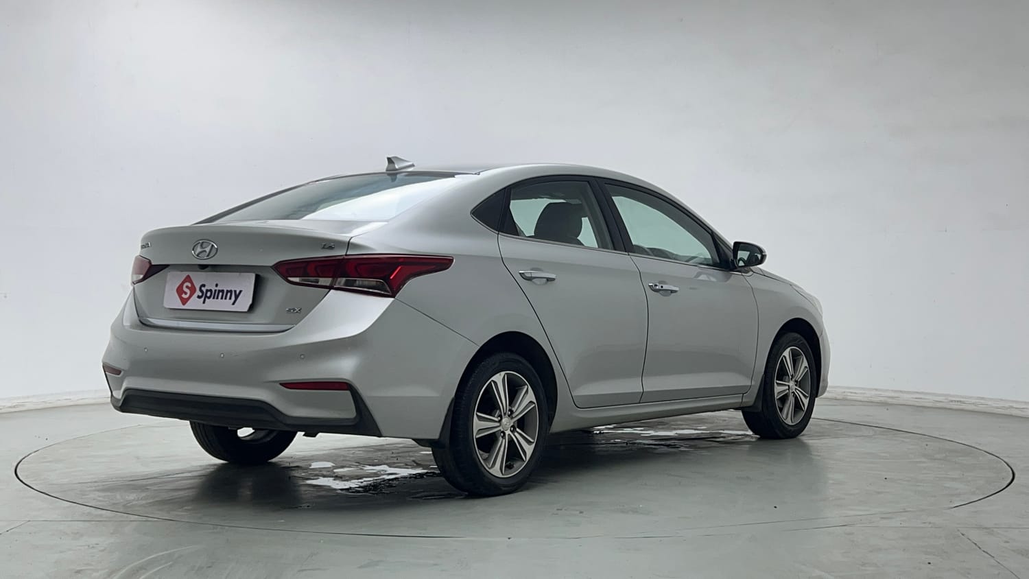 Used 2017 Hyundai Verna SX (O) 1.6 VTVT AT Petrol Automatic exterior RIGHT REAR CORNER VIEW