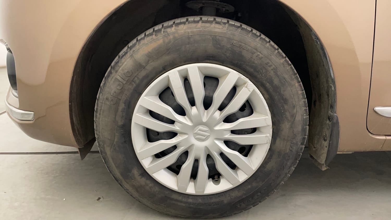 Used 2018 Maruti Suzuki Dzire VXi AMT Petrol Automatic tyres LEFT FRONT TYRE RIM VIEW
