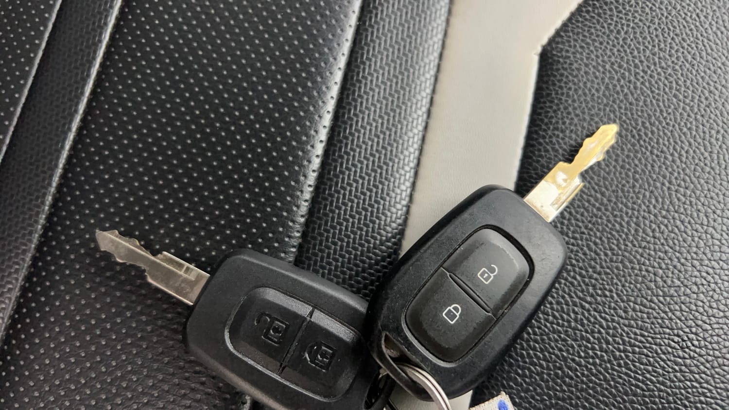 Used 2021 Datsun Redi-GO T(O) 1.0 AMT Petrol Automatic extra CAR KEY VIEW