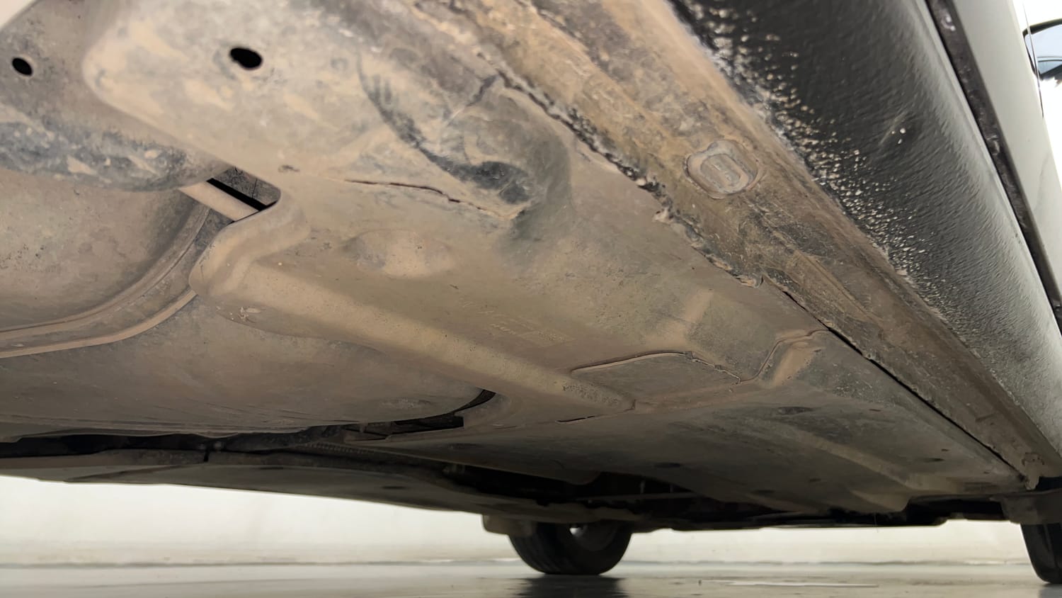 Used 2018 Skoda Superb Style TSI AT Petrol Automatic extra REAR RIGHT UNDERBODY VIEW