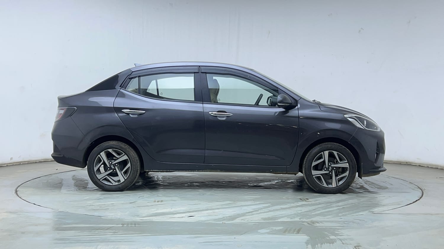 Used 2020 Hyundai Aura SX 1.2 (O) Petrol Petrol Manual exterior RIGHT SIDE VIEW