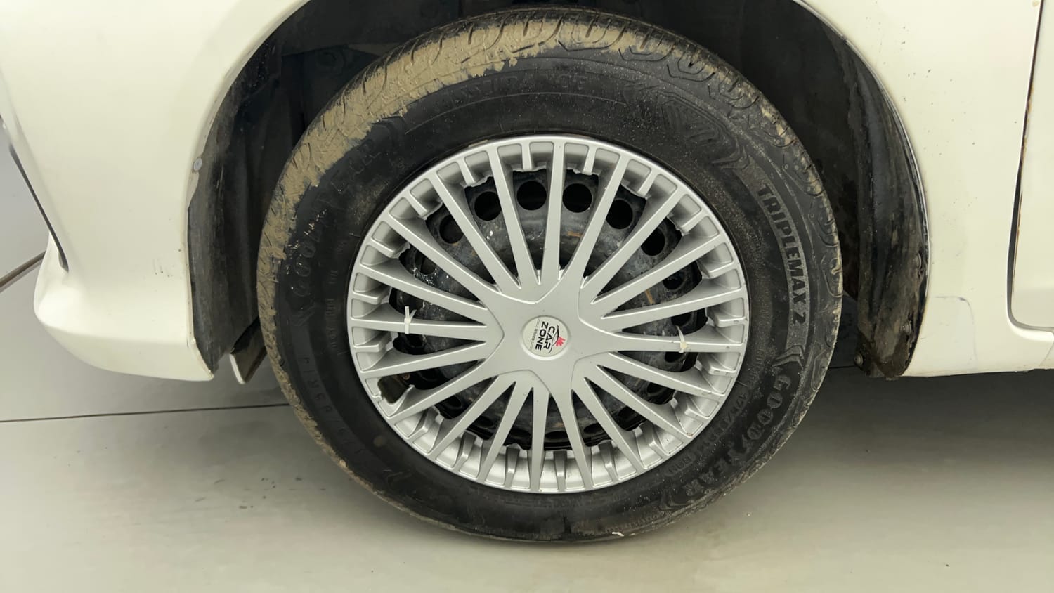 Used 2016 Honda Amaze 1.2 SX i-VTEC Petrol Manual tyres LEFT FRONT TYRE RIM VIEW