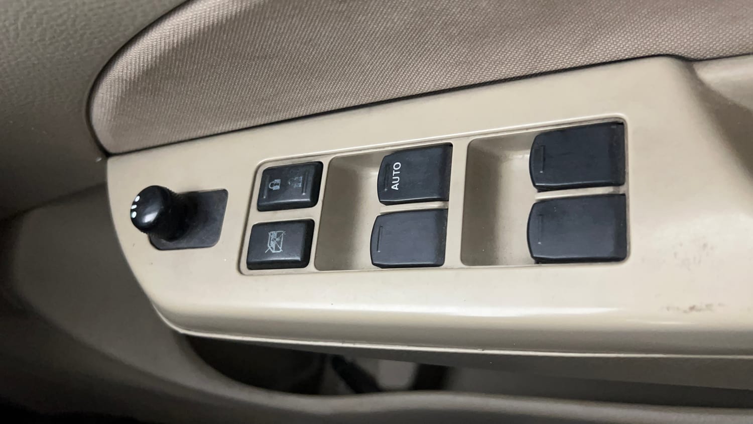 Used 2013 Maruti Suzuki Swift Dzire VXI Petrol Manual top_features Adjustable ORVM