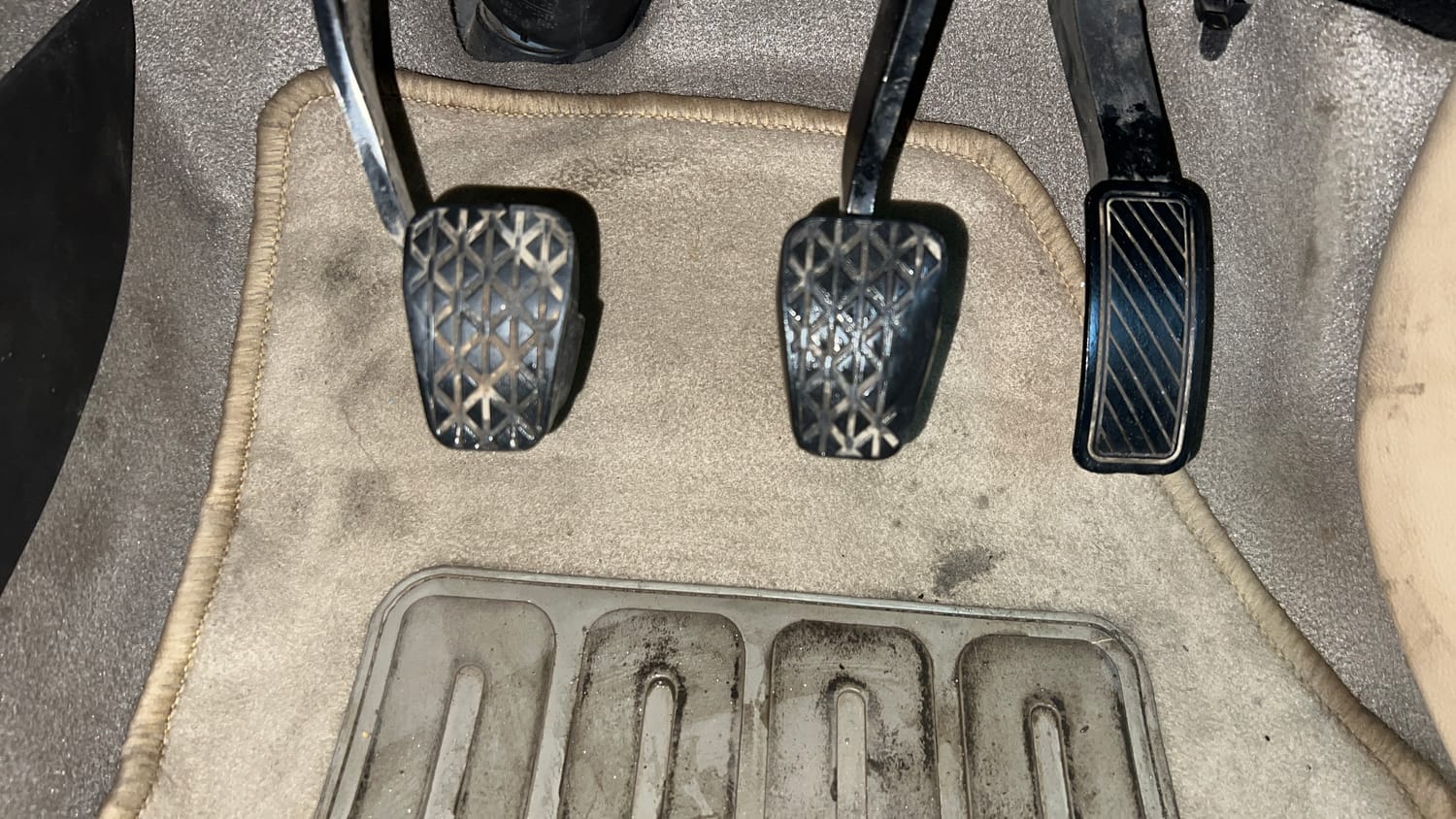 Used 2018 Ford Figo Aspire Titanium 1.2 Ti-VCT Petrol Manual interior PEDALS VIEW