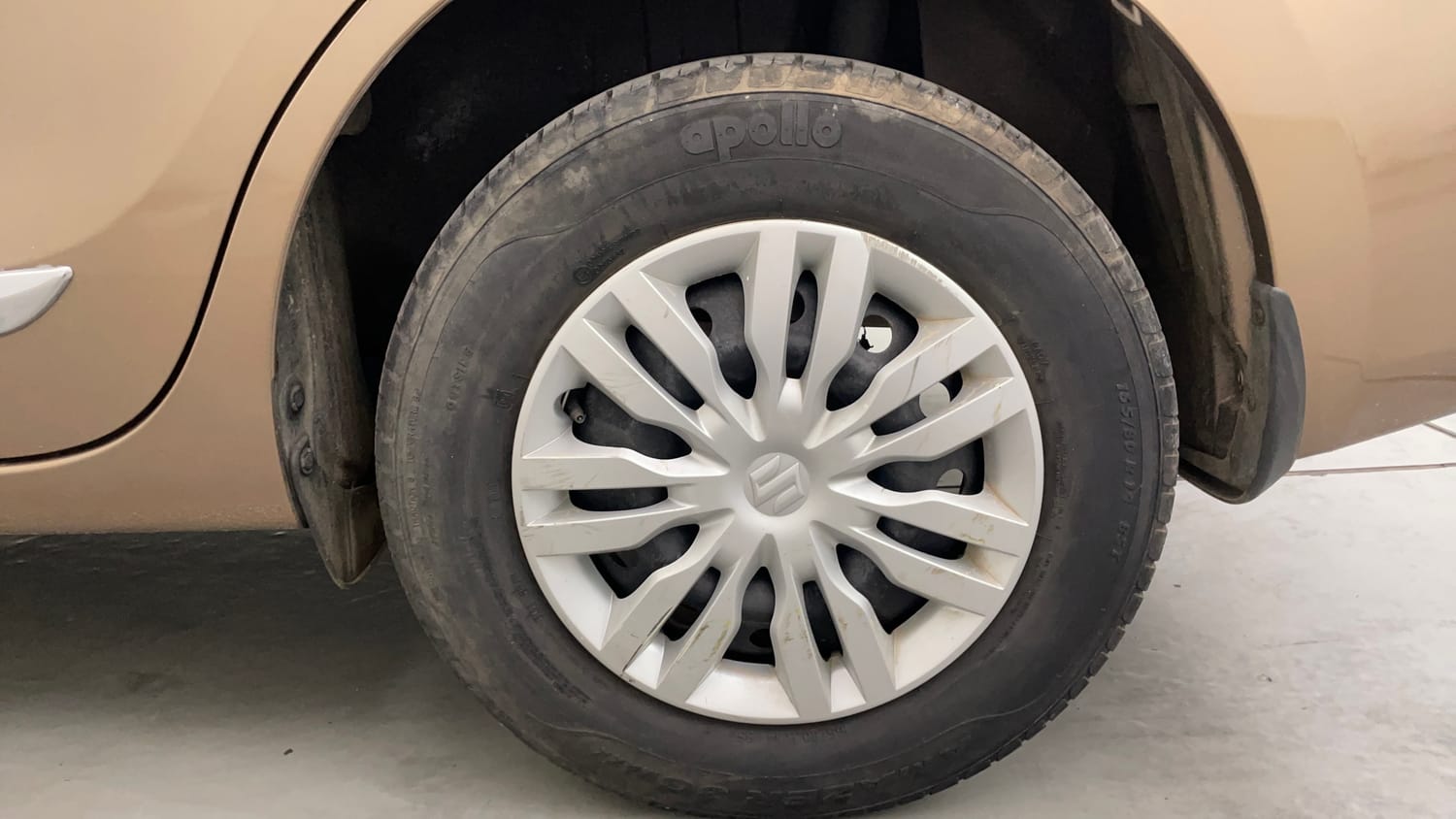 Used 2018 Maruti Suzuki Dzire VXi AMT Petrol Automatic tyres LEFT REAR TYRE RIM VIEW