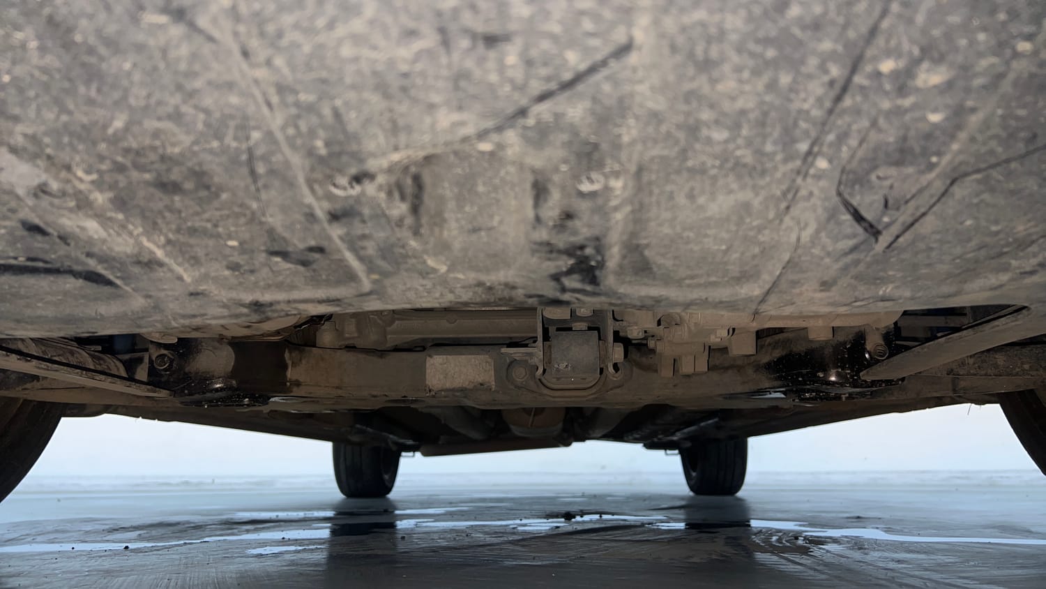 Used 2017 Hyundai Verna SX (O) 1.6 VTVT AT Petrol Automatic extra FRONT LEFT UNDERBODY VIEW