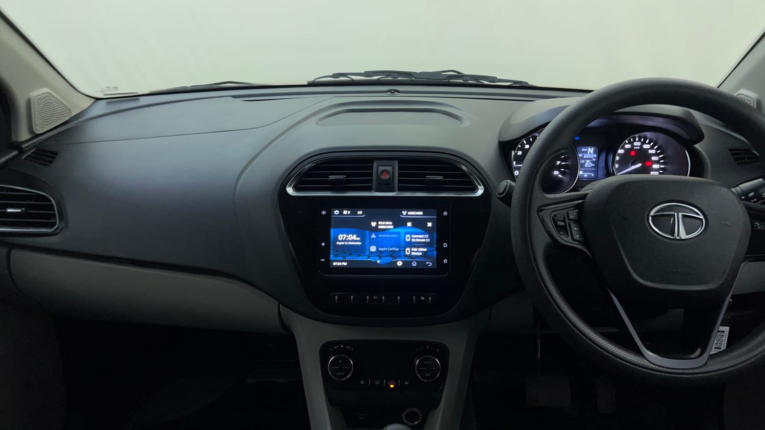 Used 2019 Tata Tiago Revotron XZA Plus Petrol Automatic interior MUSIC SYSTEM & AC CONTROL VIEW