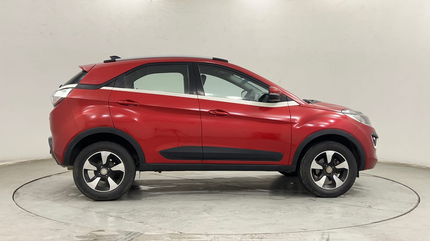 Used 2018 Tata Nexon XZA Plus Petrol Petrol Automatic exterior RIGHT SIDE VIEW