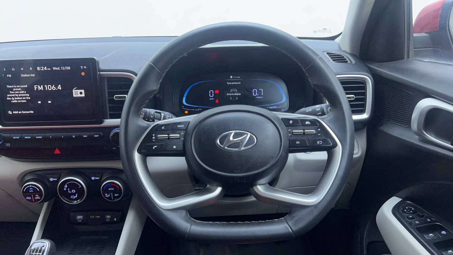 Used 2022 Hyundai Venue SX (O) 1.5 CRDi Diesel Manual interior STEERING VIEW