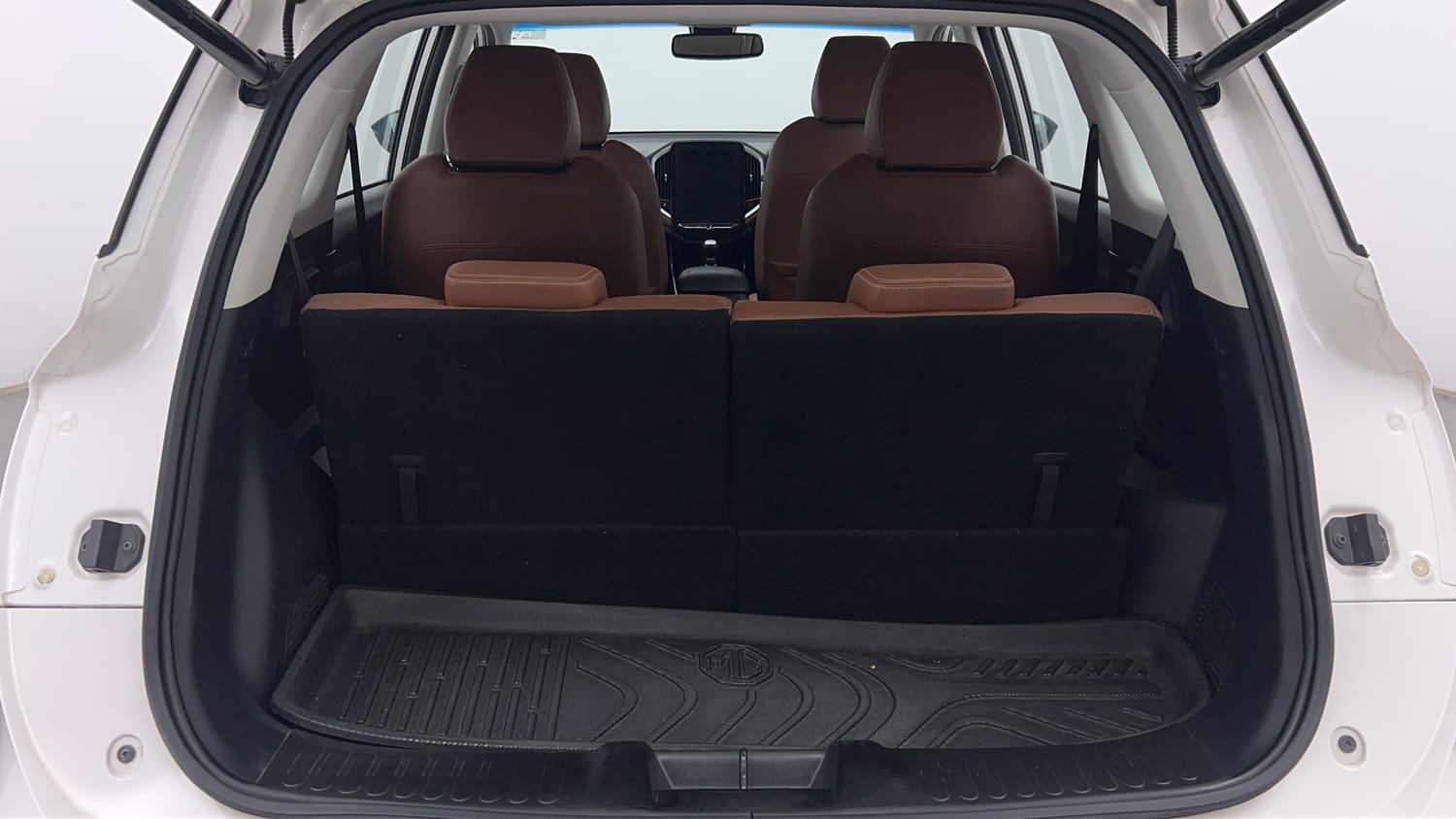 Used 2021 MG Motors Hector Plus Sharp 2.0 Diesel Turbo MT 6-STR Diesel Manual interior DICKY INSIDE VIEW