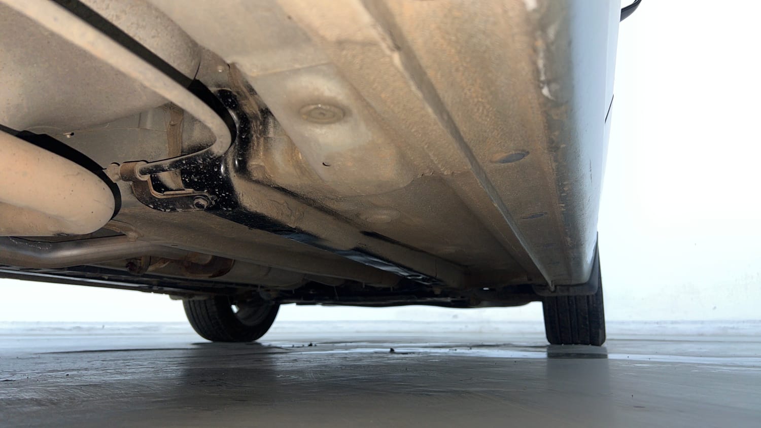 Used 2017 Hyundai Verna SX (O) 1.6 VTVT AT Petrol Automatic extra REAR RIGHT UNDERBODY VIEW