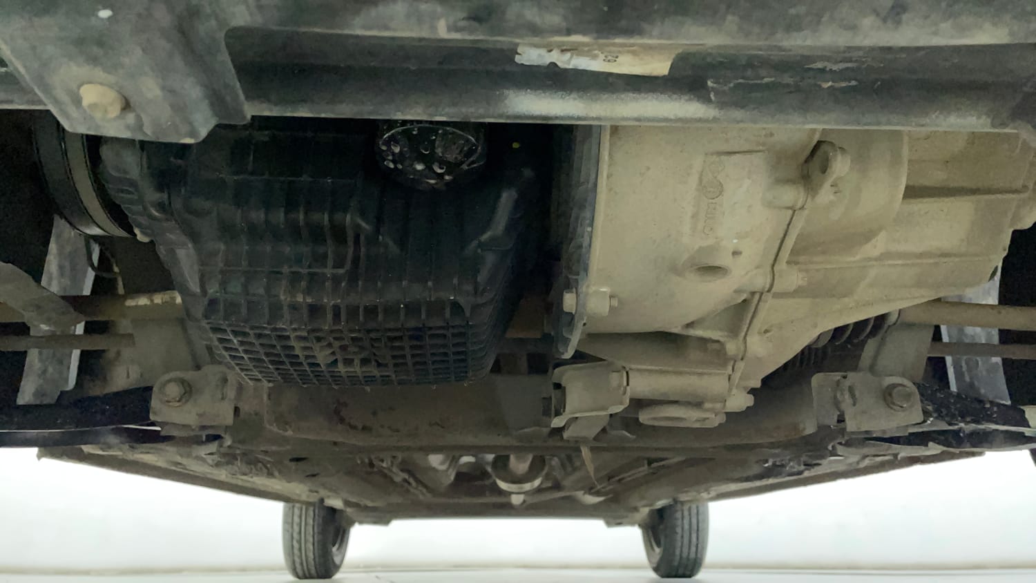 Used 2023 Renault Kwid RXT 1.0 AMT Petrol Automatic extra FRONT LEFT UNDERBODY VIEW