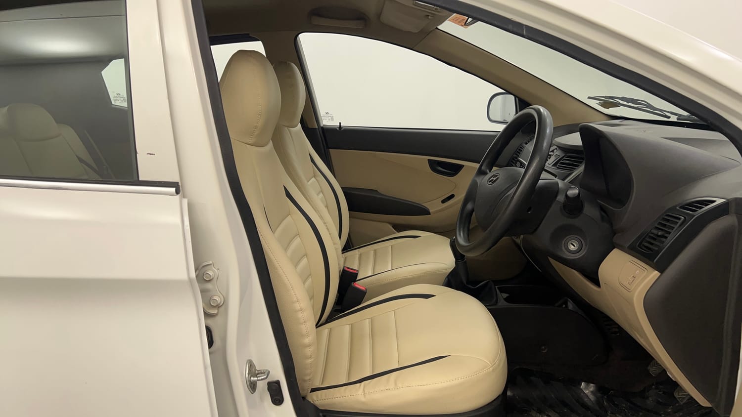 Used 2018 Hyundai Eon Era + Petrol Manual interior RIGHT SIDE FRONT DOOR CABIN VIEW