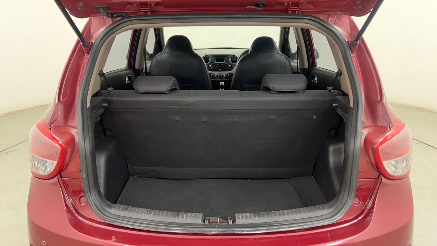 Used 2013 Hyundai Grand i10 Asta 1.2 Kappa VTVT (O) Petrol Manual interior DICKY INSIDE VIEW