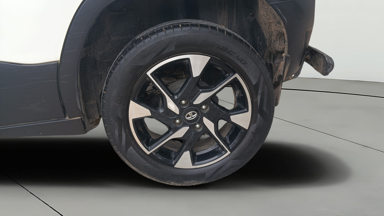 Used 2022 Tata Punch Creative MT Petrol Manual tyres LEFT REAR TYRE RIM VIEW