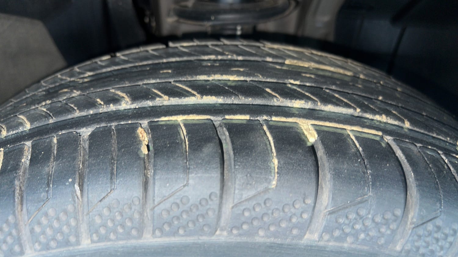 Used 2021 Renault Kiger RXT 1.0 Turbo MT Petrol Manual tyres RIGHT FRONT TYRE TREAD VIEW