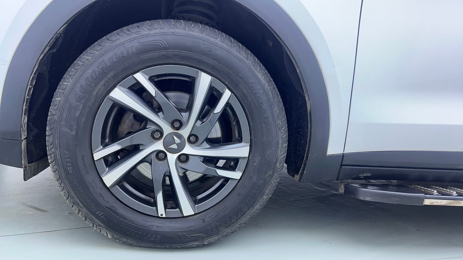 Used 2022 Mahindra XUV700 AX 5 Petrol MT 7 STR Petrol Manual tyres LEFT FRONT TYRE RIM VIEW