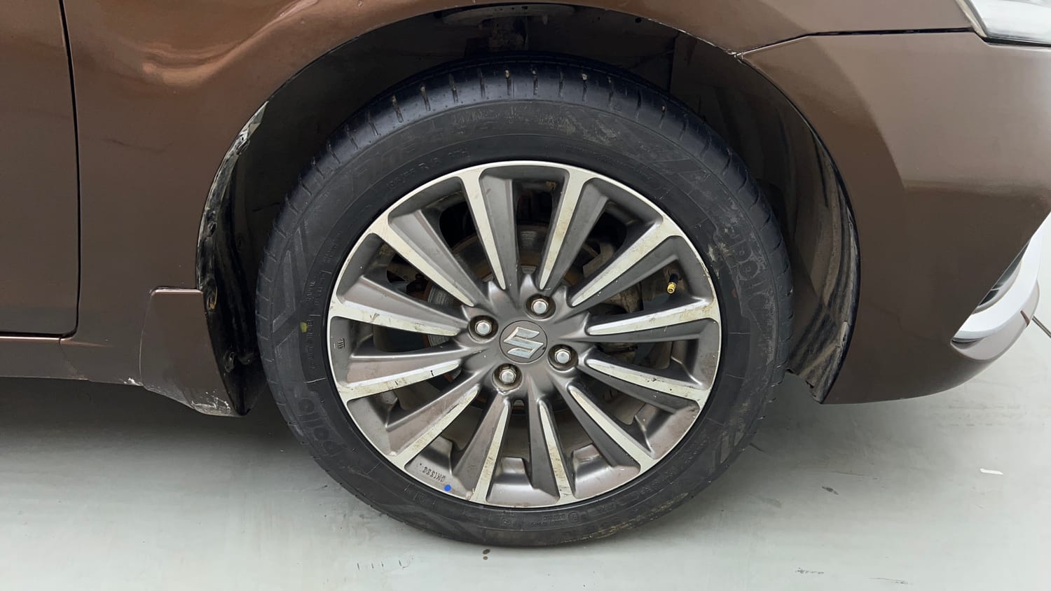 Used 2020 Maruti Suzuki Ciaz Alpha Hybrid 1.5 Petrol Manual tyres RIGHT FRONT TYRE RIM VIEW