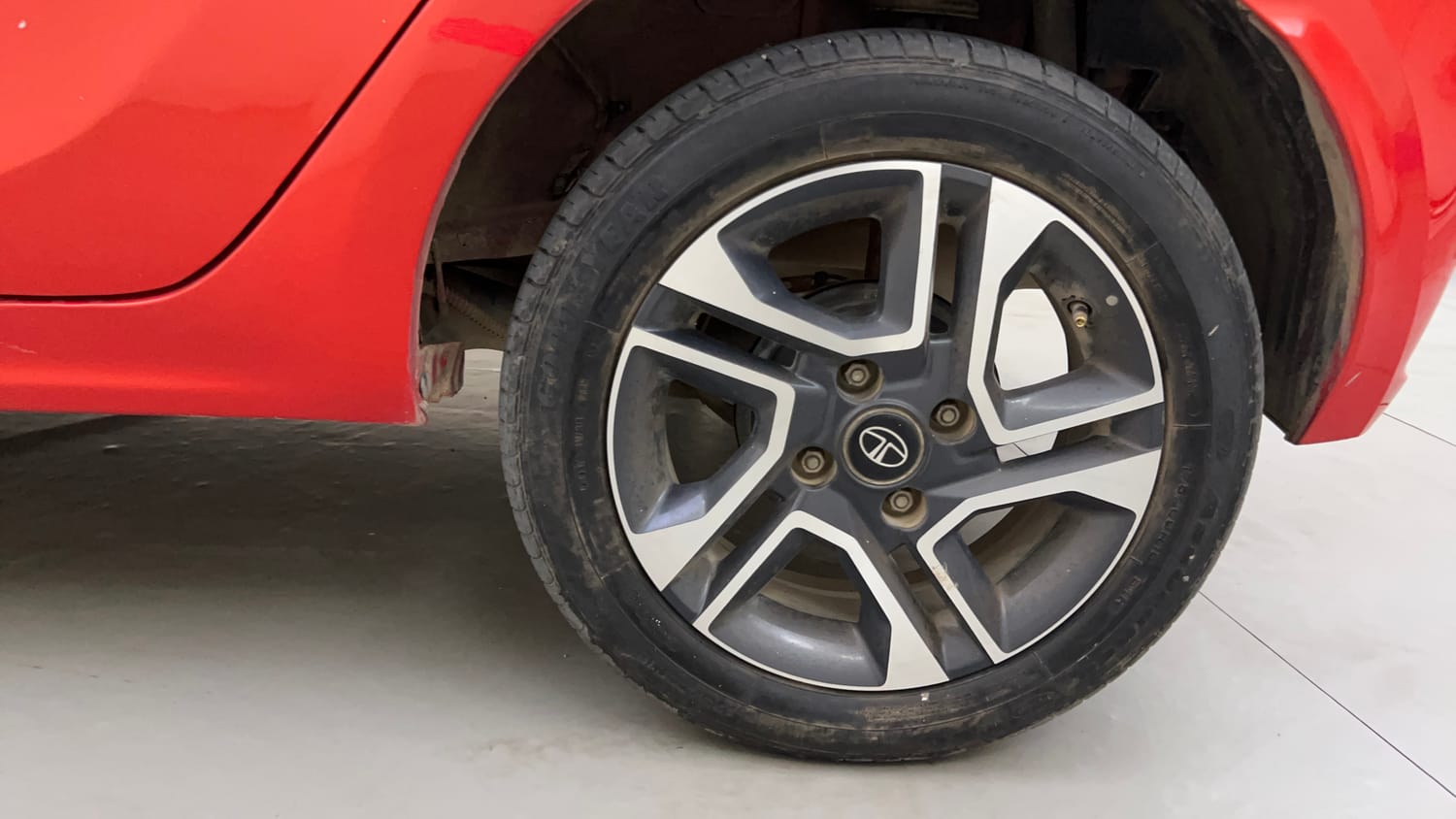 Used 2023 Tata Tiago XZA Plus Petrol Automatic tyres LEFT REAR TYRE RIM VIEW