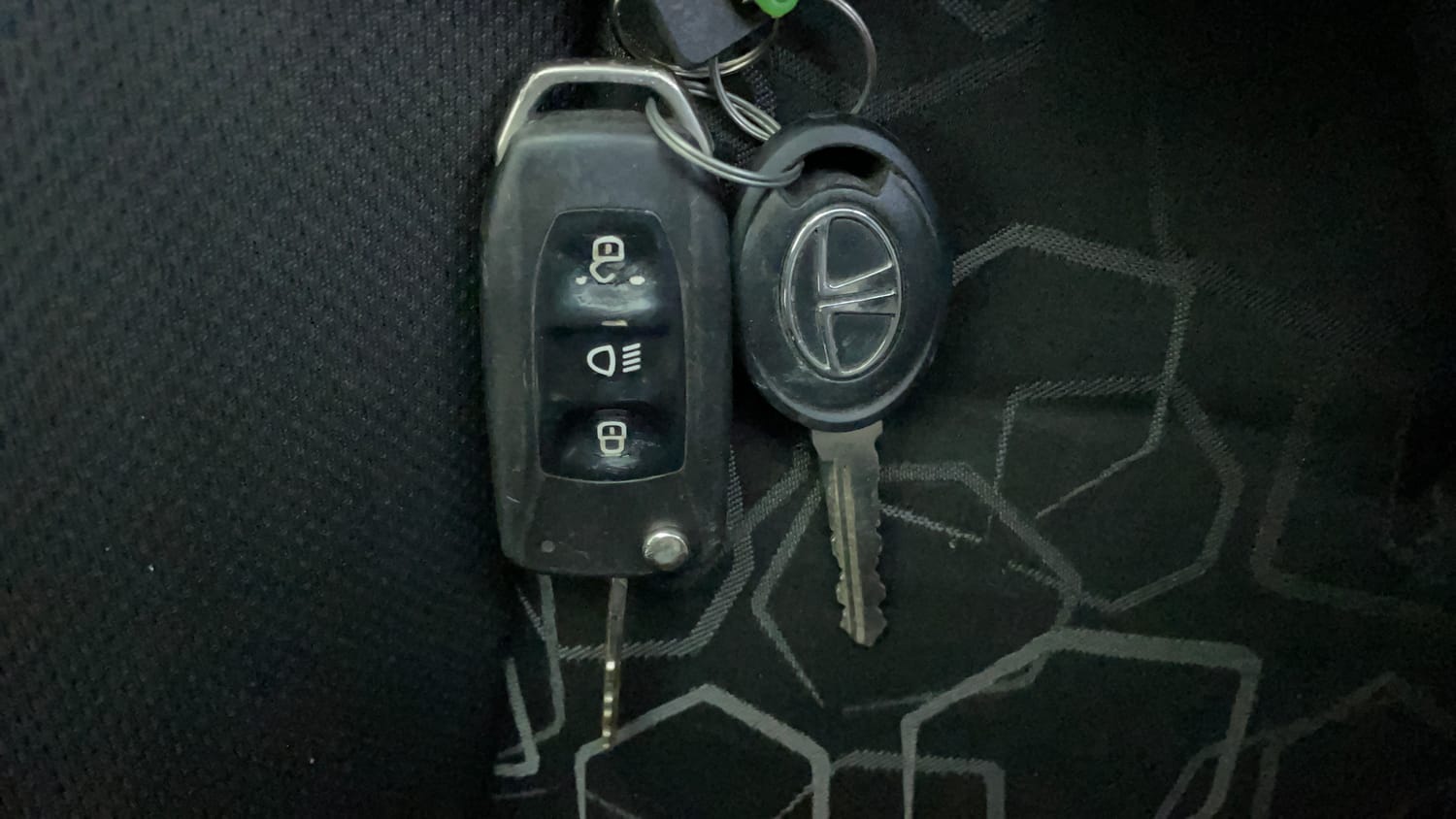 Used 2016 Tata Tiago Revotron XT Petrol Manual extra CAR KEY VIEW