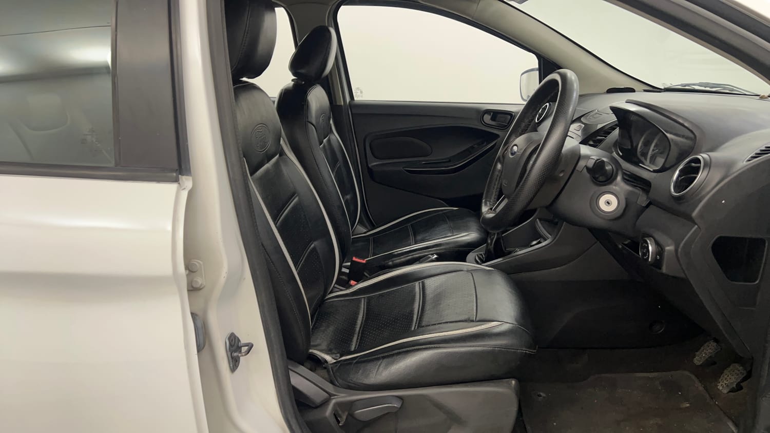 Used 2017 Ford Figo Titanium 1.2 Ti-VCT Petrol Manual interior RIGHT SIDE FRONT DOOR CABIN VIEW